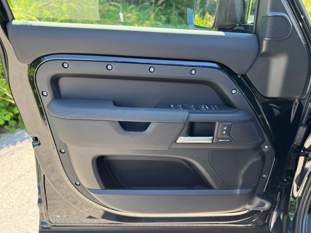 New 2026 Land Rover Defender 110 S AWD/4WD image 8