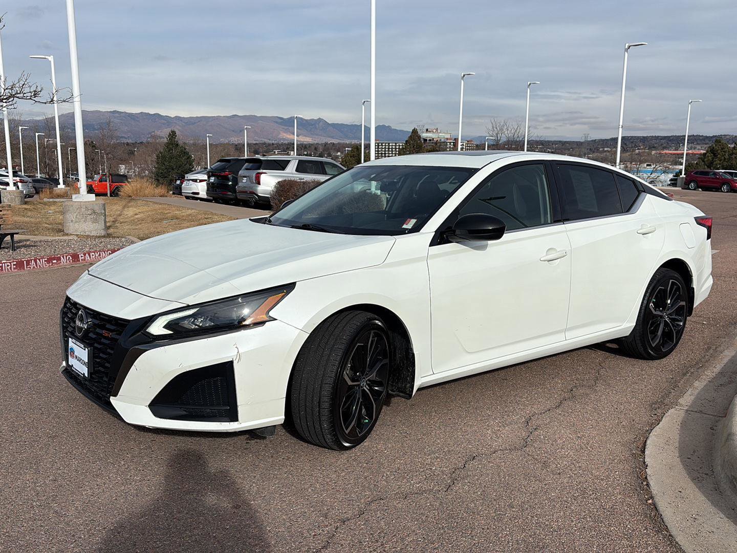 Used 2023 Nissan Altima 2.5 SR w/ SR Premium Package image 3