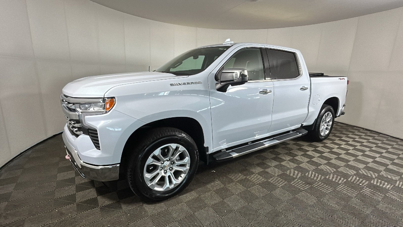 Used 2026 Chevrolet Silverado 1500 LTZ w/ LTZ Convenience Package II AWD/4WD image 8