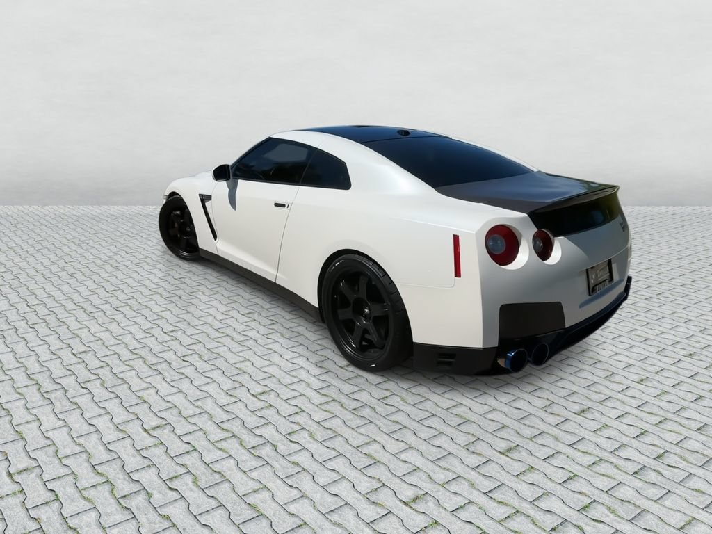 Used 2014 Nissan GT-R Black Edition AWD/4WD image 6