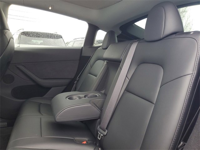 Used 2024 Tesla Model Y Long Range image 9