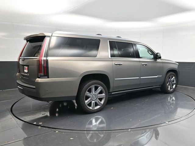 Used 2018 Cadillac Escalade ESV Premium Luxury image 3