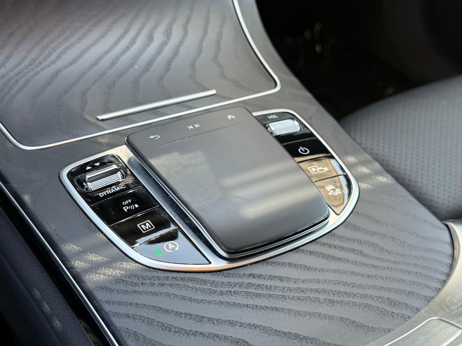 Used 2023 Mercedes-Benz GLC 300 4MATIC Coupe image 35