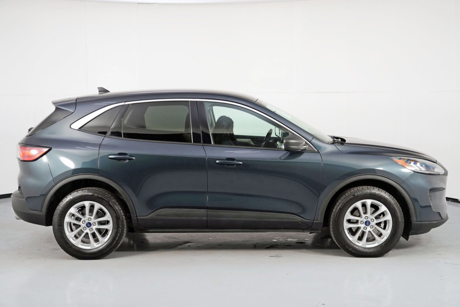 Used 2022 Ford Escape SE w/ Cold Weather Package image 46