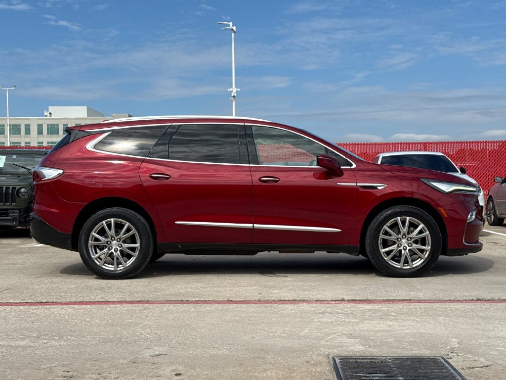 Used 2022 Buick Enclave Premium FWD image 7