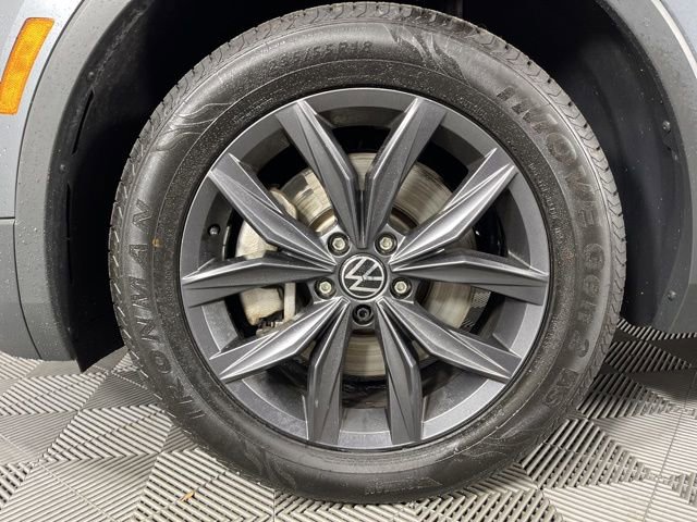 Used 2023 Volkswagen Tiguan SE image 12