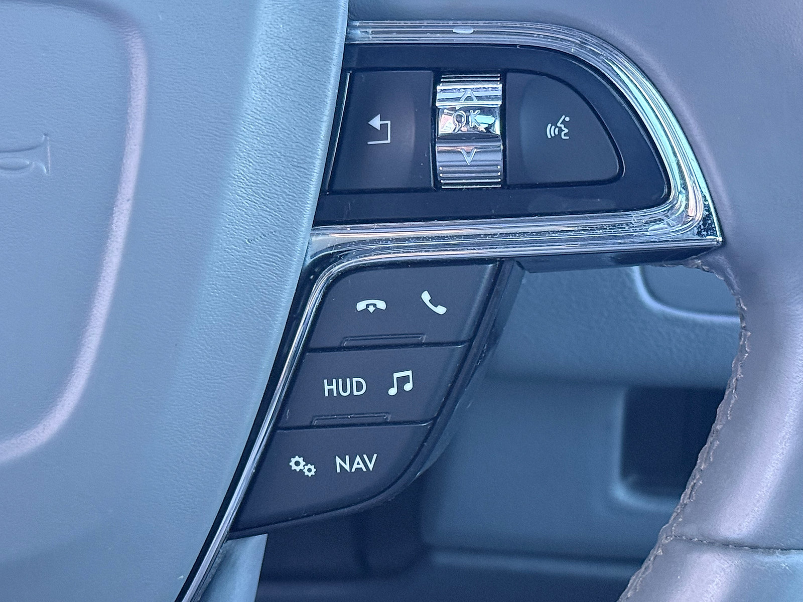 Used 2018 Lincoln Navigator L Reserve w/ Technology Package image 23