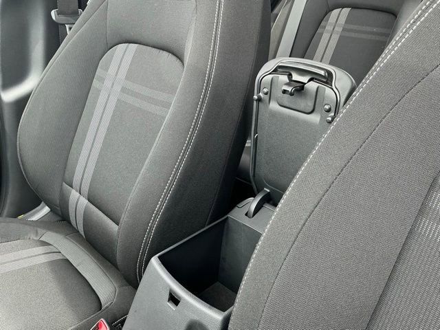 Used 2026 Hyundai Venue SEL FWD image 31