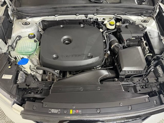 Used 2019 Volvo XC40 T5 R-Design AWD/4WD image 25