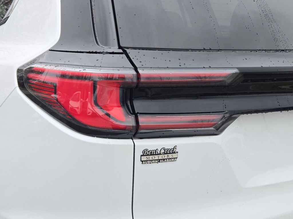 Used 2025 GMC Acadia Elevation image 9