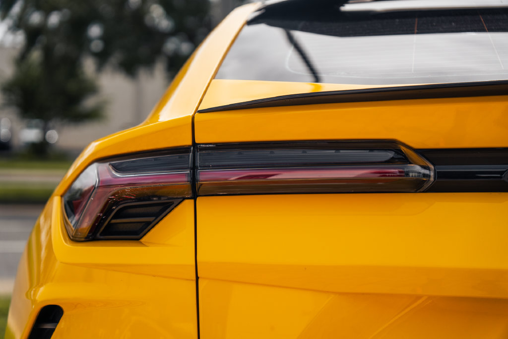Used 2019 Lamborghini Urus AWD/4WD image 11