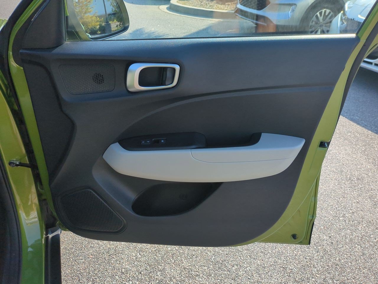 Used 2023 Hyundai Venue SEL FWD image 38