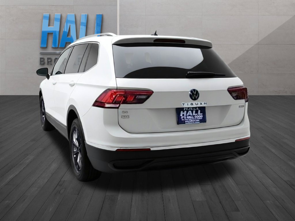 Certified 2024 Volkswagen Tiguan SE w/ Panoramic Sunroof Package AWD/4WD image 5