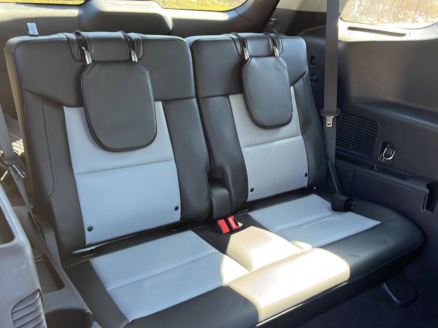 Used 2023 Ford Explorer XLT w/ Equipment Group 202A image 30