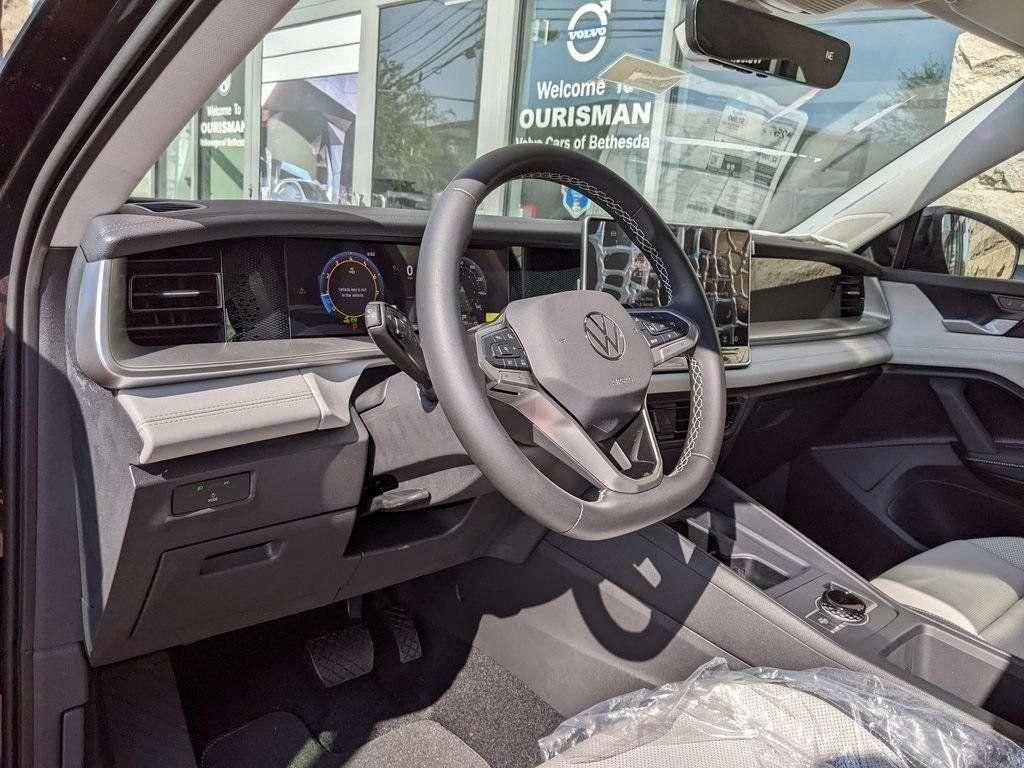 New 2026 Volkswagen Tiguan SE AWD/4WD image 8