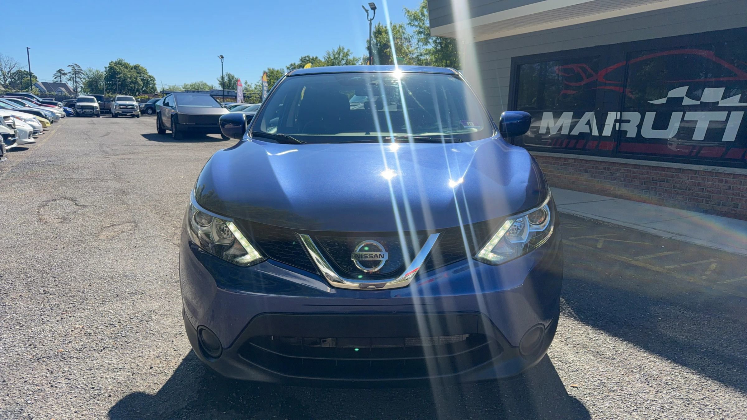 Used 2018 Nissan Rogue Sport S w/ S Appearance Package AWD/4WD image 2
