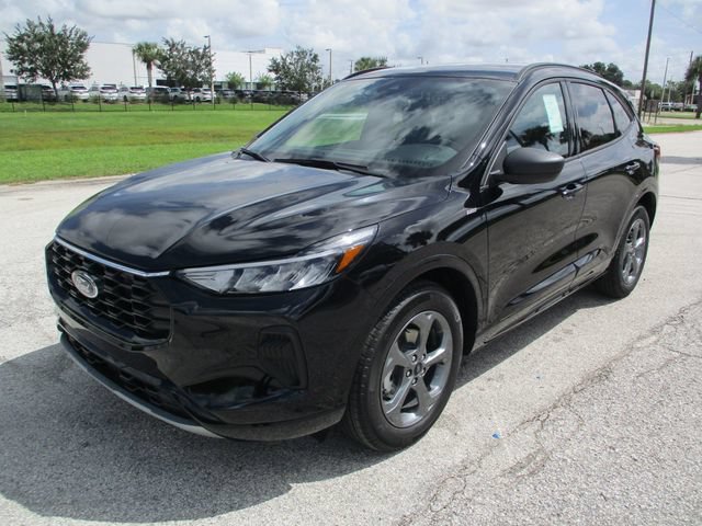 New 2024 Ford Escape ST-Line w/ Equipment Group 301A FWD image 3