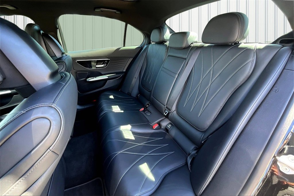 Used 2023 Mercedes-Benz C 300 Sedan image 26