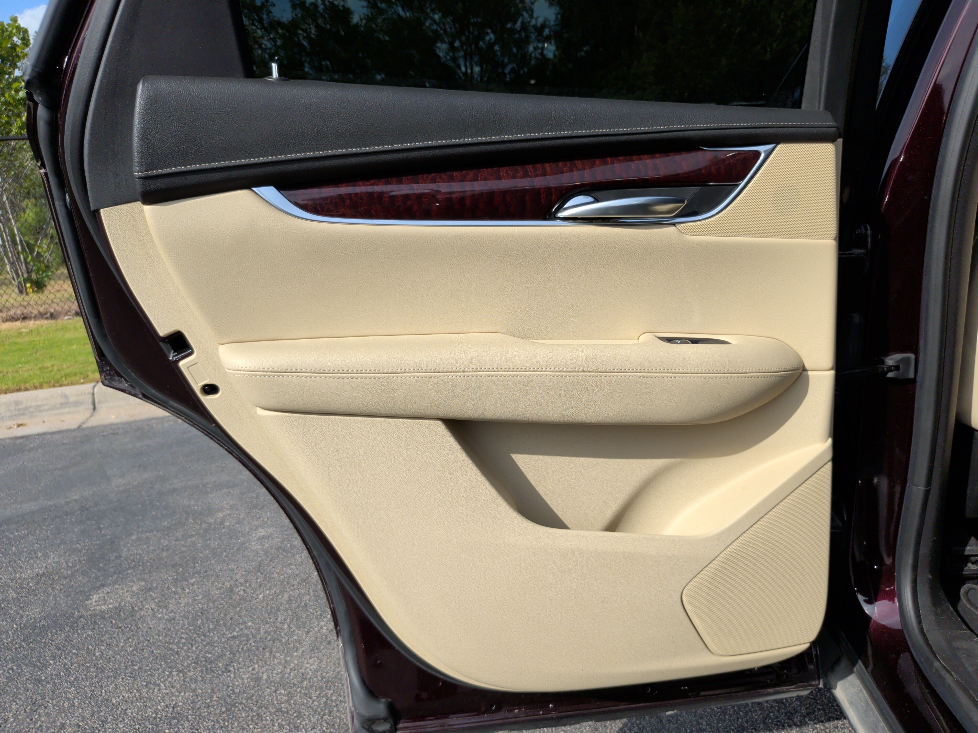 Used 2017 Cadillac XT5 Luxury w/ Driver Awareness Package FWD image 38