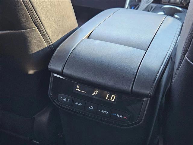 Used 2021 Toyota Highlander XSE image 24