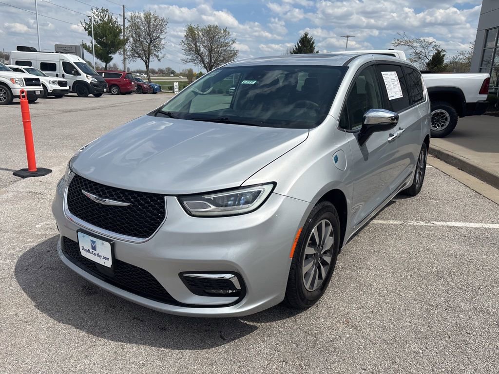 Used 2023 Chrysler Pacifica Limited image 13
