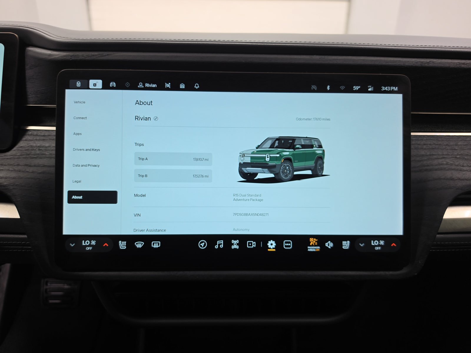 Used 2025 Rivian R1S Adventure Dual AWD/4WD image 29