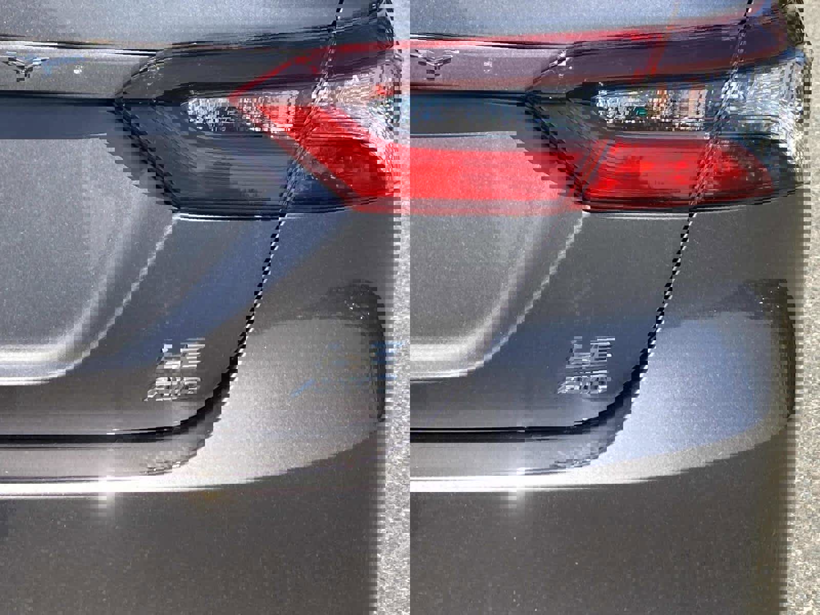 Used 2023 Toyota Camry LE image 5