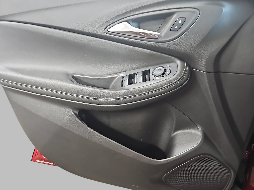 Certified 2025 Buick Encore GX Preferred FWD image 31