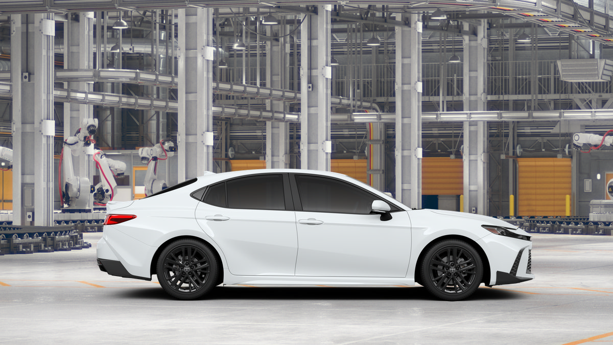 New 2026 Toyota Camry Hybrid FWD image 12