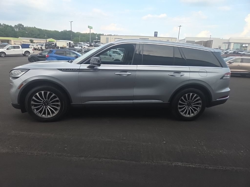 Used 2024 Lincoln Aviator 2WD w/ Premium Package image 4