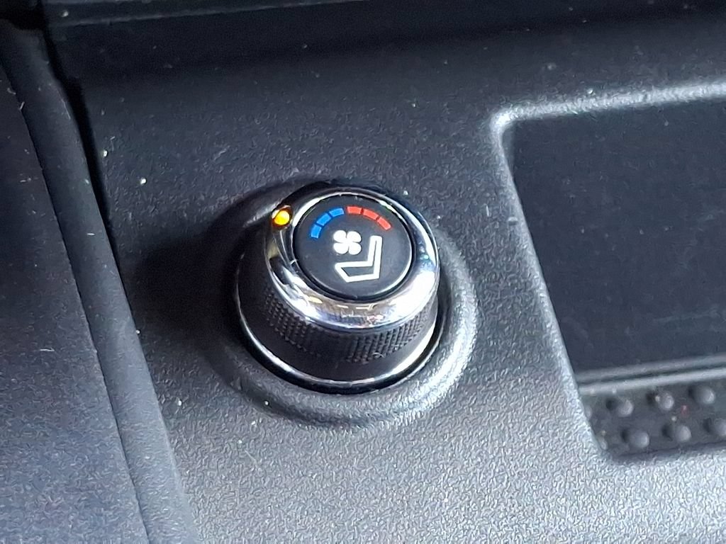 Used 2021 Nissan Titan PRO-4X w/ Pro-4x Convenience Package AWD/4WD image 24