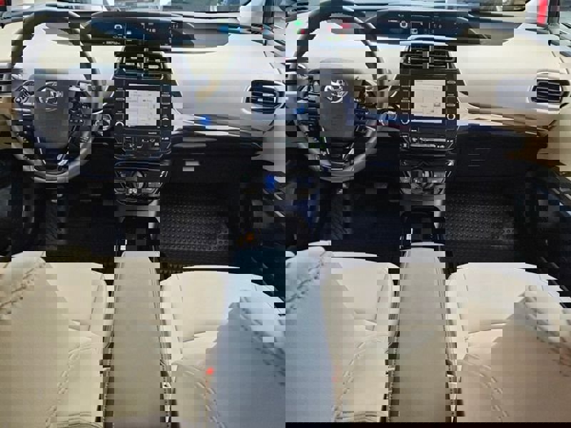 Used 2022 Toyota Prius XLE image 10