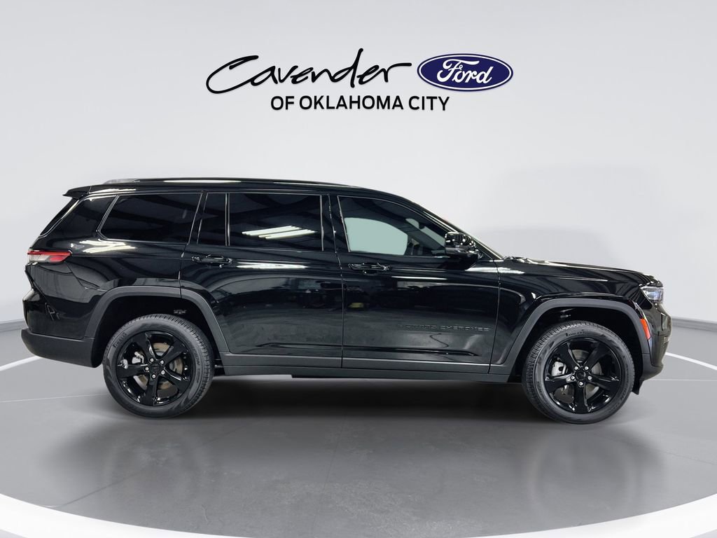 Used 2025 Jeep Grand Cherokee L Limited w/ Black Appearance Package AWD/4WD image 9