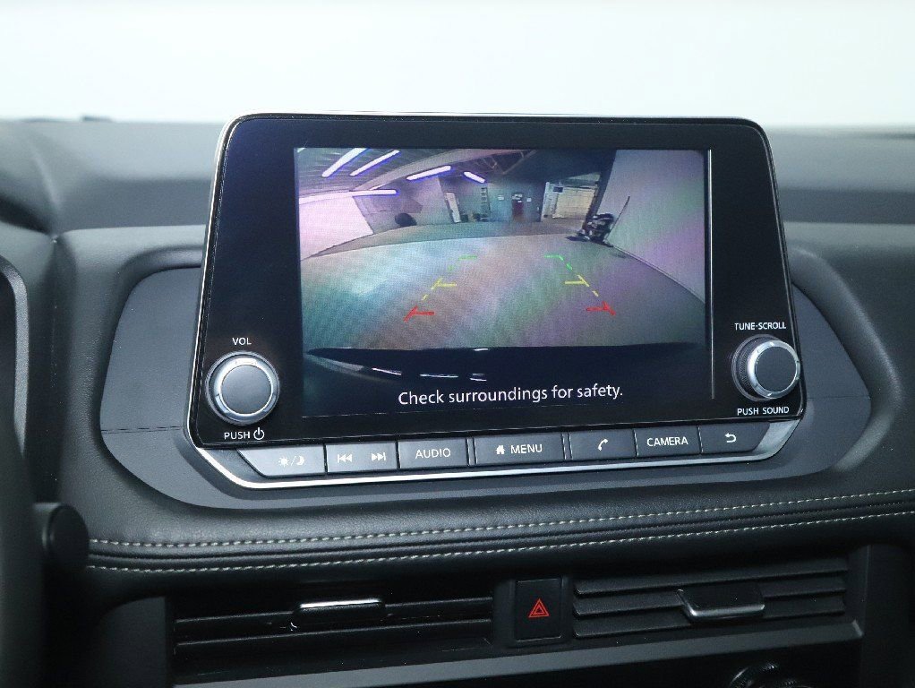 Certified 2025 Nissan Rogue SV image 29