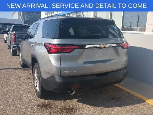 Used 2023 Chevrolet Traverse LT FWD image 4