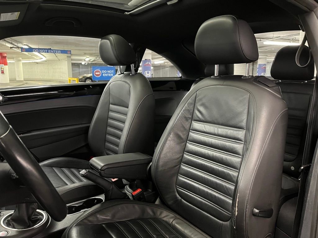 Used 2014 Volkswagen Beetle R-Line image 16