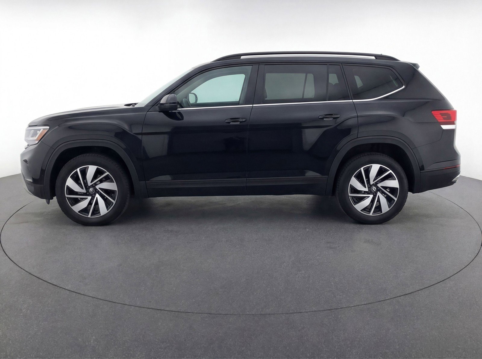Used 2024 Volkswagen Atlas SE image 5