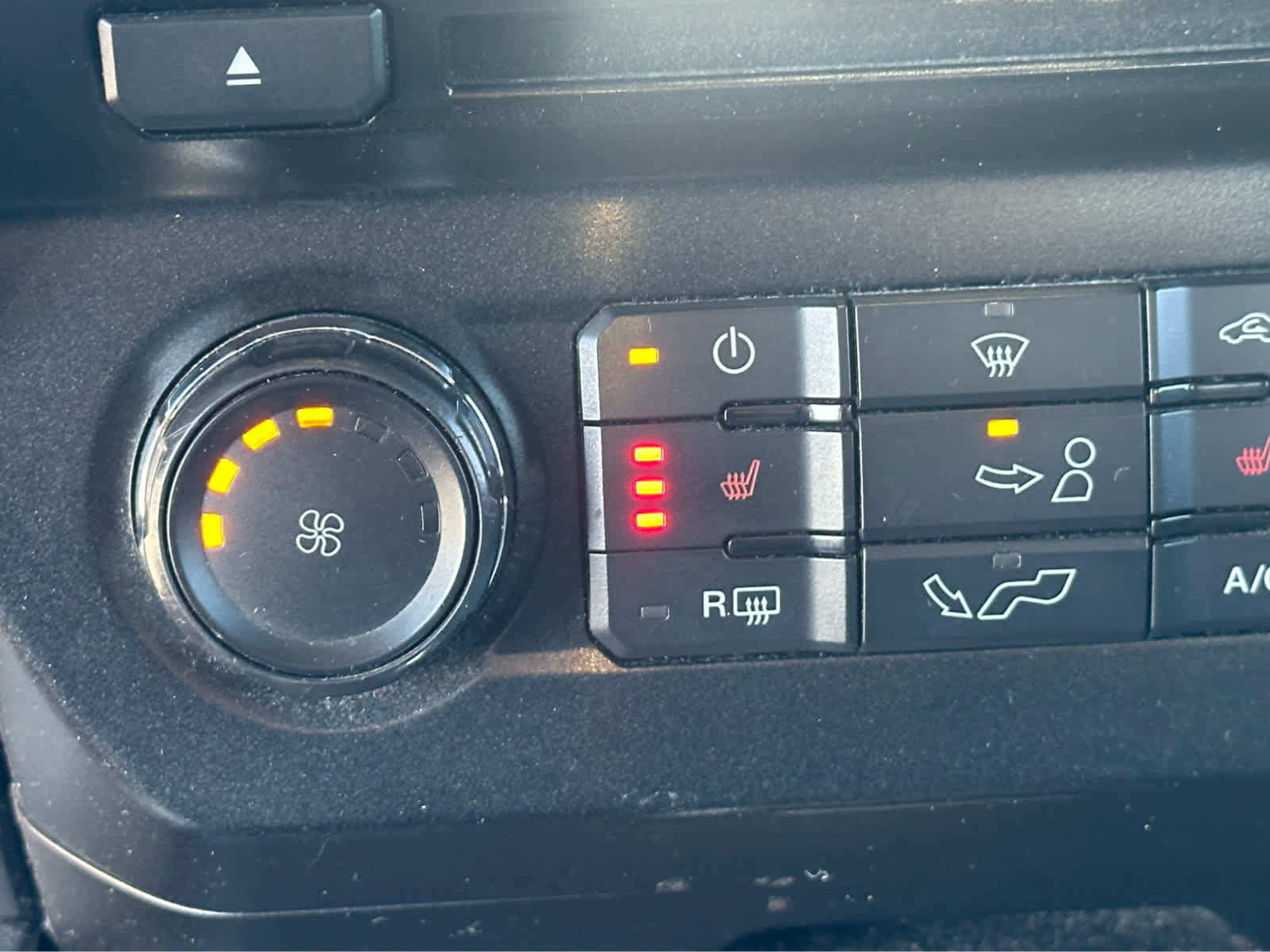 Used 2015 Ford F150 XLT w/ Equipment Group 302A Luxury AWD/4WD image 16
