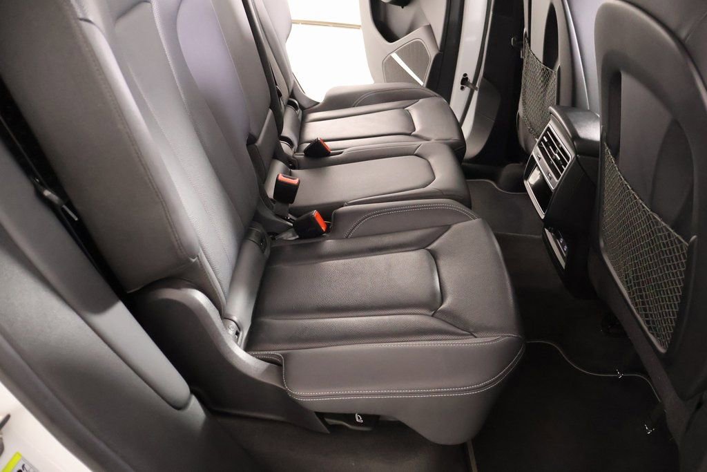 Used 2021 Audi Q8 Prestige w/ Prestige Package image 14