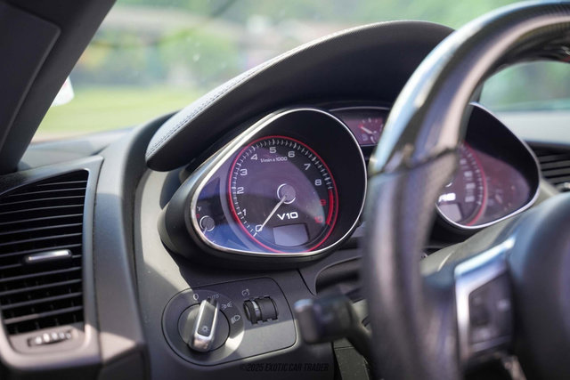 Used 2011 Audi R8 V10 image 31