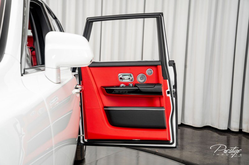 Used 2024 Rolls-Royce Phantom Sedan image 46