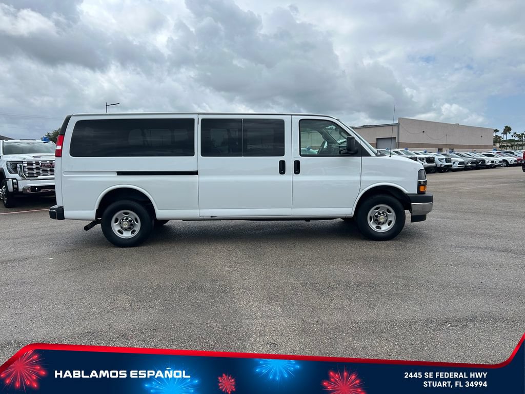 Used 2024 Chevrolet Express 3500 LT w/ LT Preferred Equipment Group RWD image 4