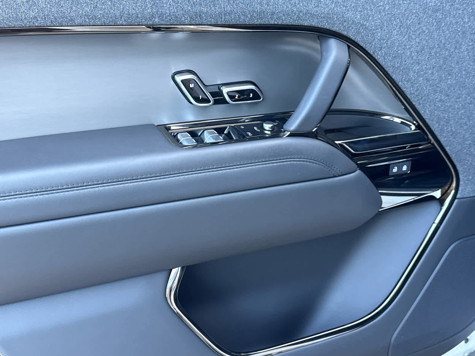 Certified 2024 Land Rover Range Rover Sport SE image 13