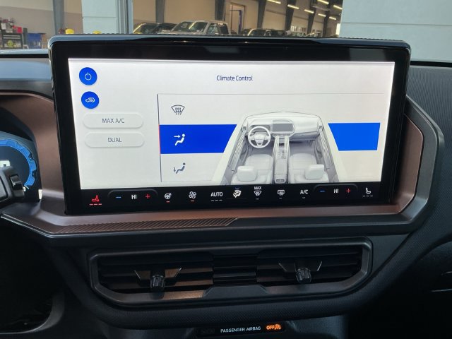 Used 2025 Ford Bronco Sport Outer Banks w/ Outer Banks Tech Package+ AWD/4WD image 17