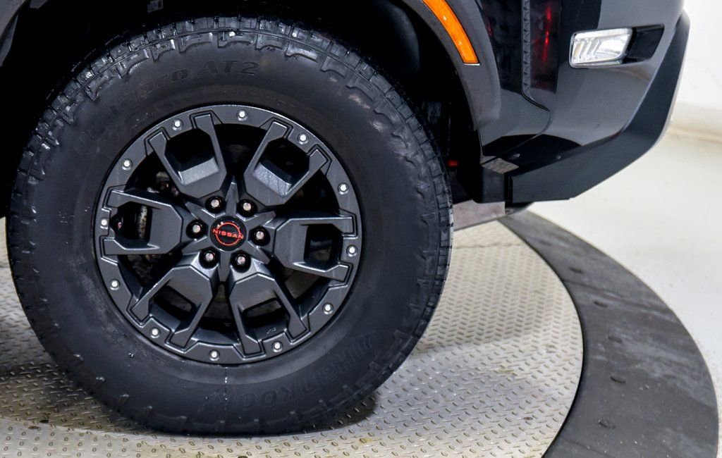 Used 2023 Nissan Frontier PRO-4X w/ Pro-4X Premium Package image 13
