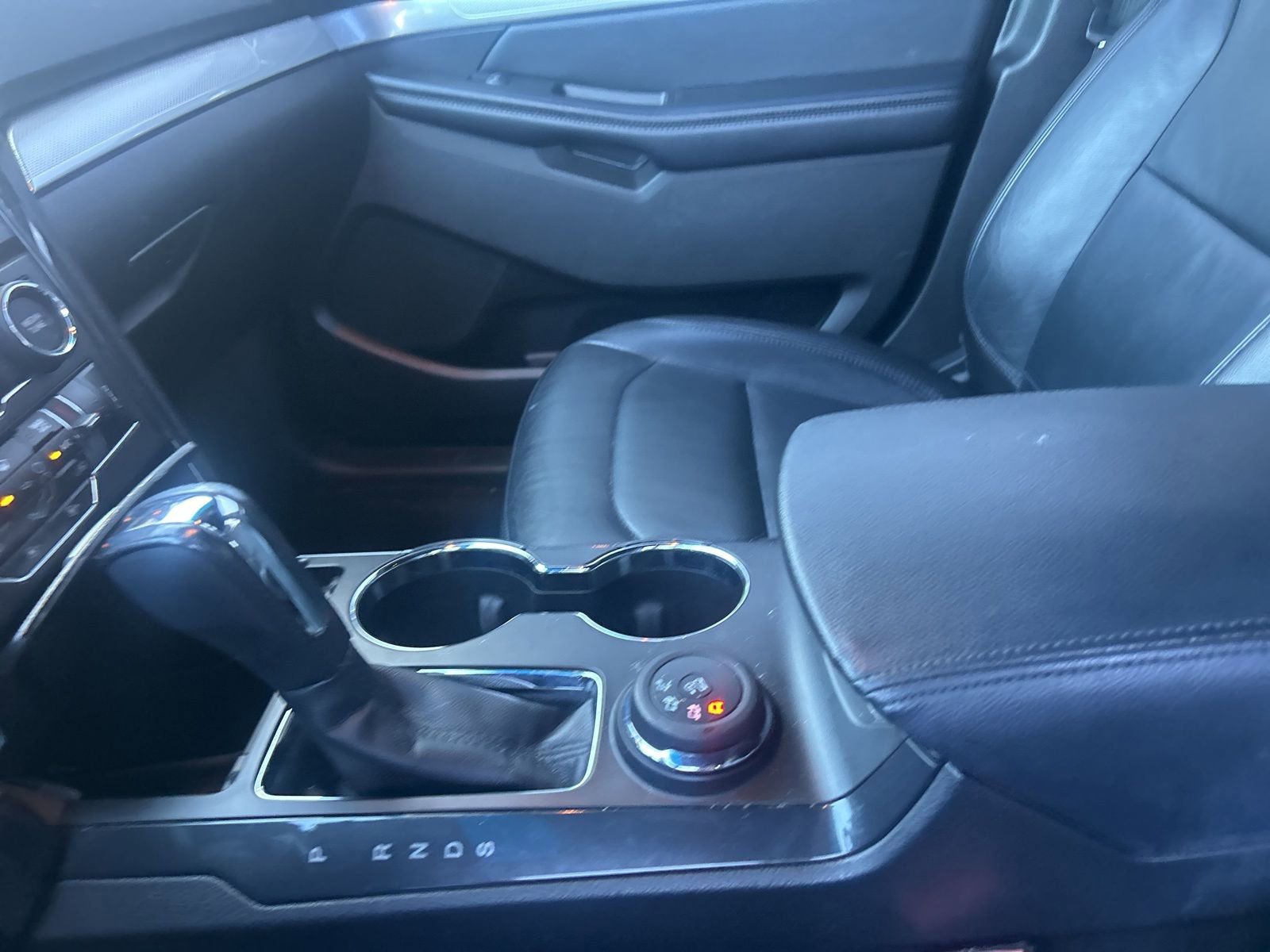 Used 2017 Ford Explorer XLT w/ Equipment Group 202A image 28