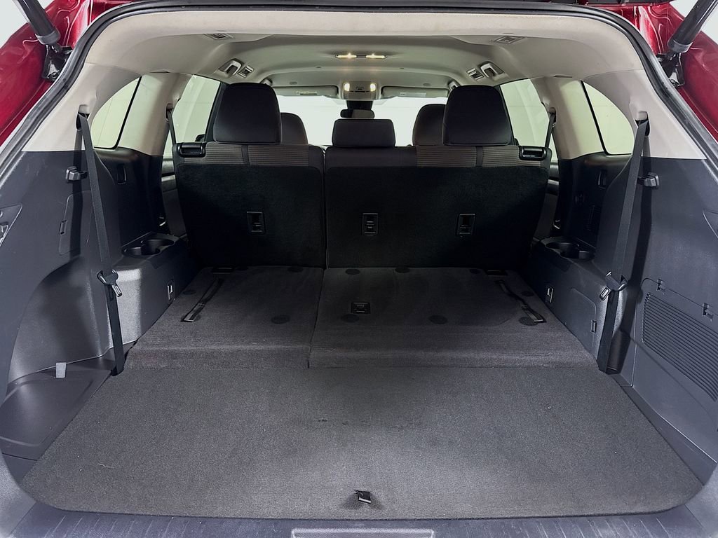 Used 2023 Toyota Highlander LE image 21