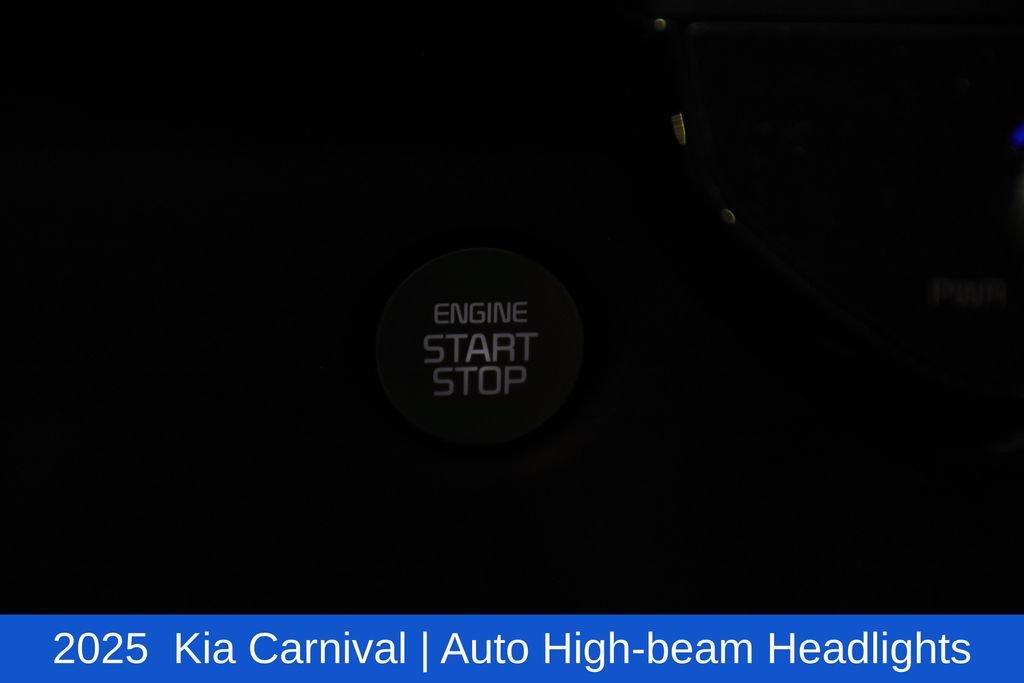 Used 2025 Kia Carnival FWD image 17