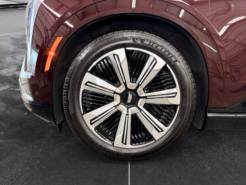 Used 2025 Cadillac Escalade IQ Luxury 2 w/ LPO, Premium Carpet Package AWD/4WD image 31
