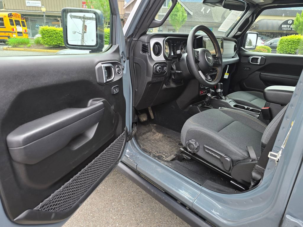Used 2024 Jeep Wrangler Unlimited Sport AWD/4WD image 23